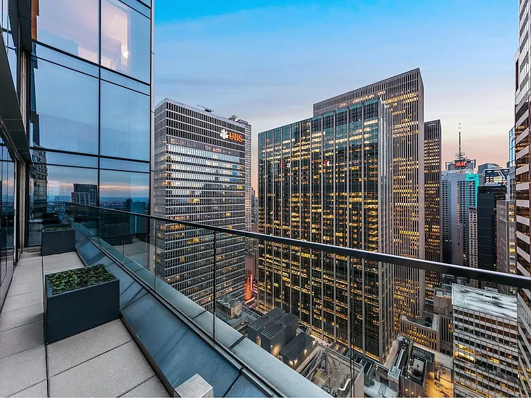 135 W 52nd St #Penthouse 5S — Photo 9