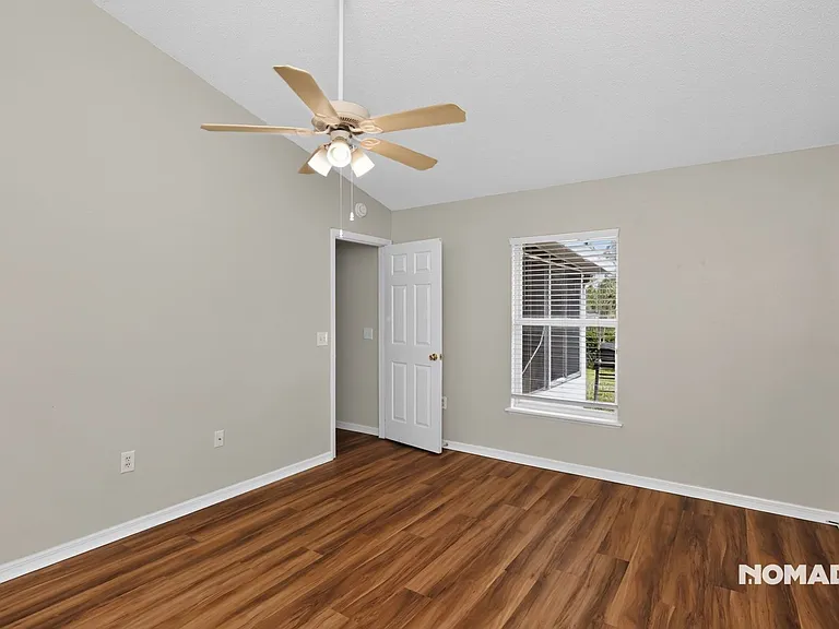 14169 Spring Hill Dr — Photo 20