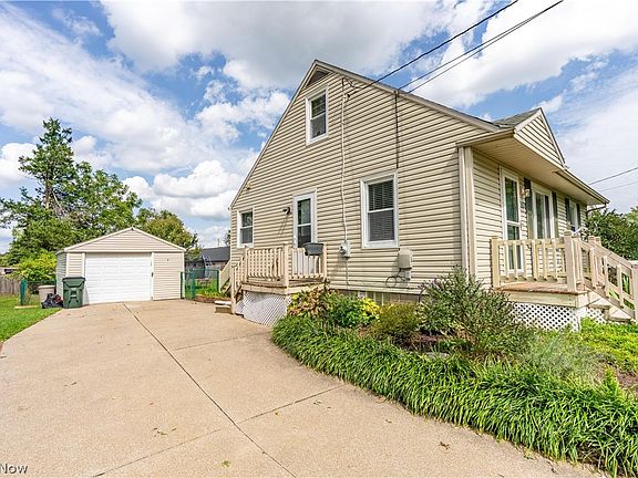 2nd image of 2909 33rd St NE