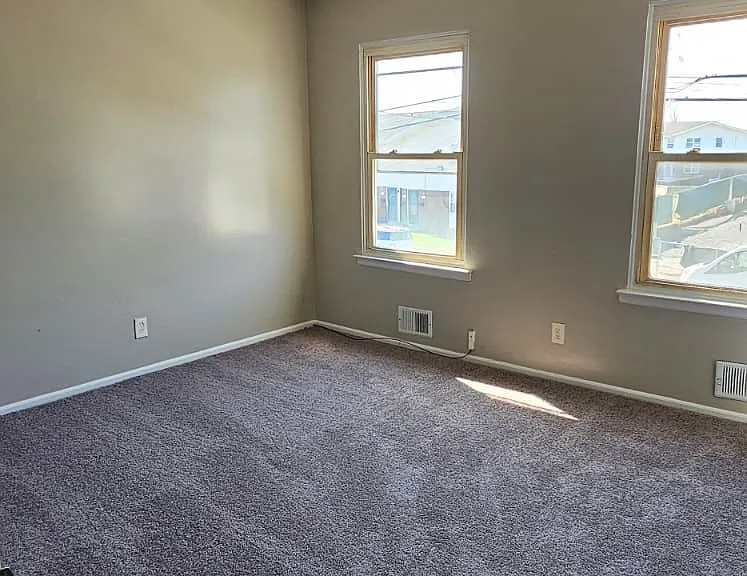 1127 Heck Ave — Photo 4
