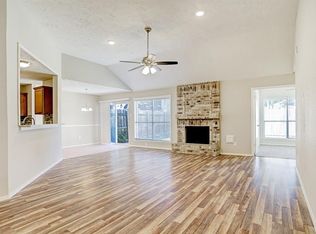 5514 Woodland Glade Dr, Houston, TX 77066