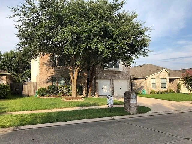 28814 Waltham St — Photo 44