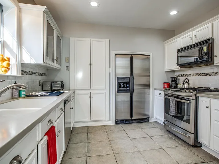 5330 McCommas Blvd — Photo 7