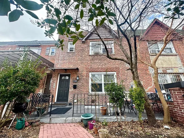 48-38 61st St #1, Woodside, NY 11377