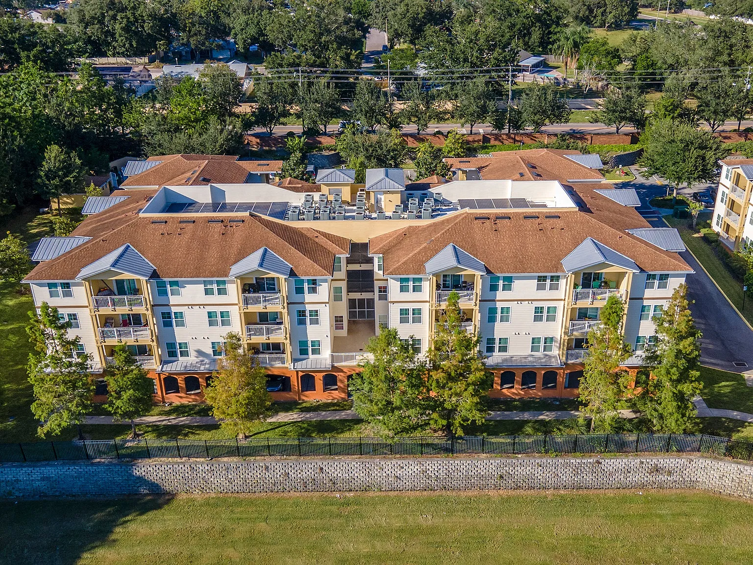Lake Sherwood Apartments — Photo 3