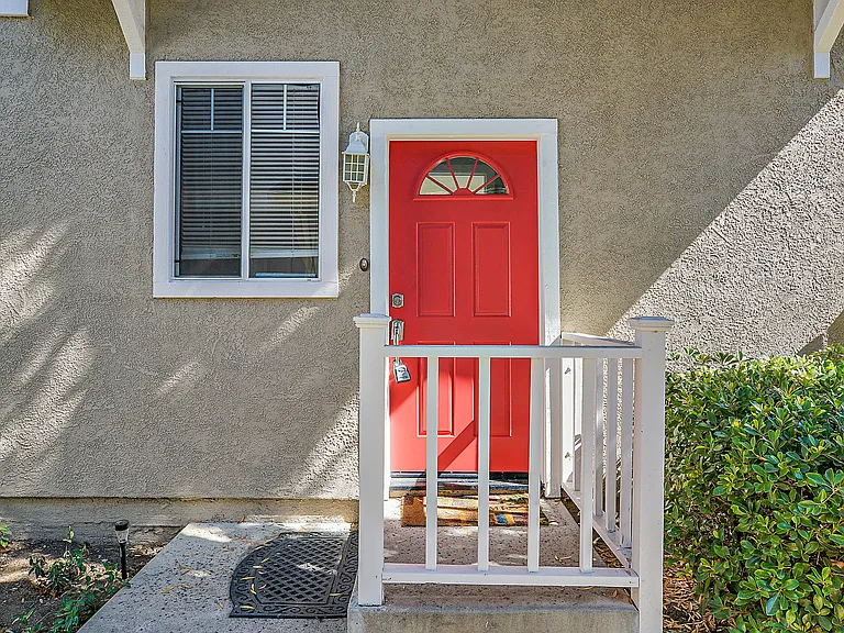 686 E Foothill Blvd — Photo 3