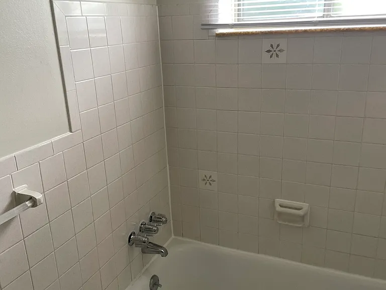 17620 Lakeshore Blvd — Photo 13
