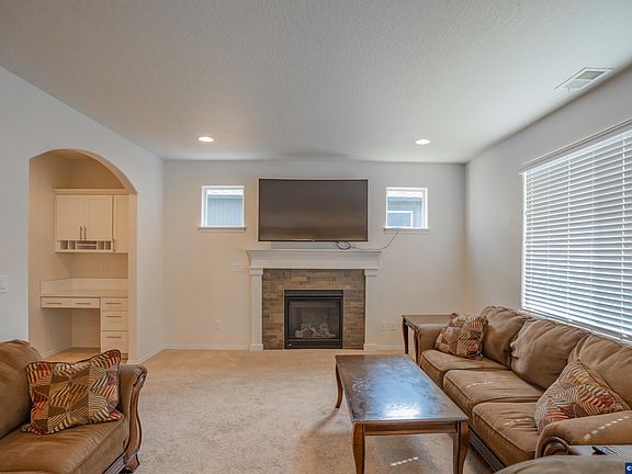 5th image of 516 Churchill Downs St SE