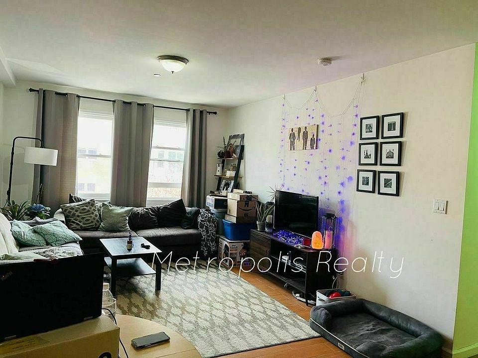1st image of 25-41 37th St
