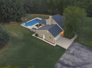 325 S Country Club Rd, Arkansas City, KS 67005