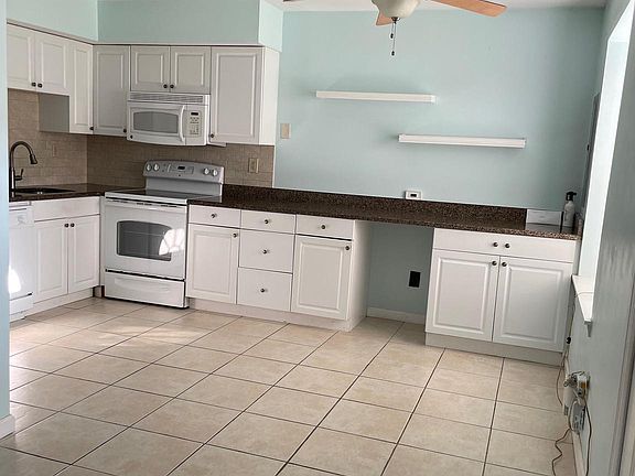 5th image of 5200 Hilltop Dr #157