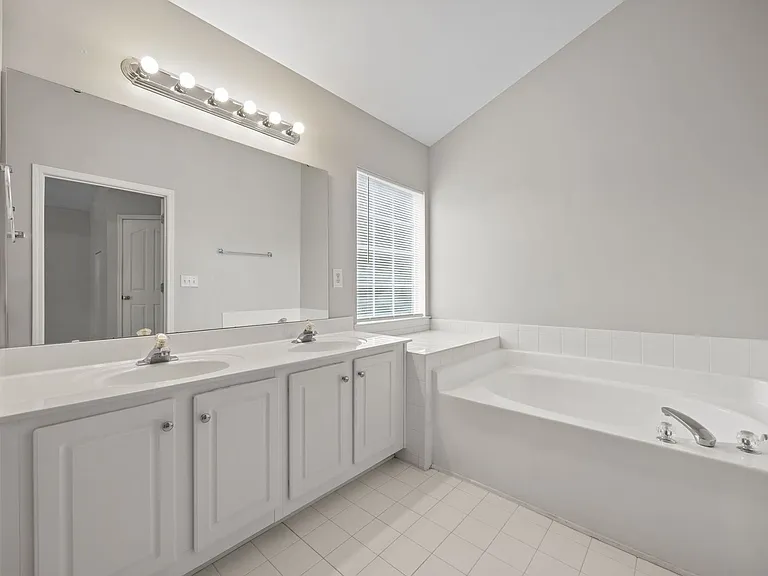 409 Burrell Rd — Photo 24