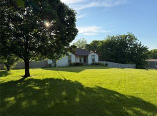 702 N Sunnynook School Rd, Buckner, MO 64016