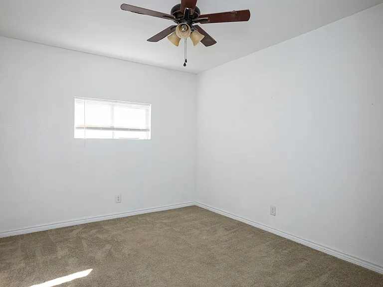 695 S 1st Ave — Photo 12