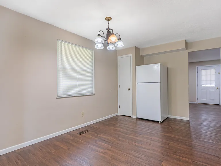 8717 Meadowcreek Dr — Photo 8