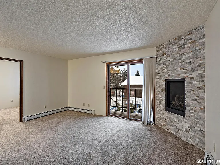 907 W 27th Ave — Photo 1