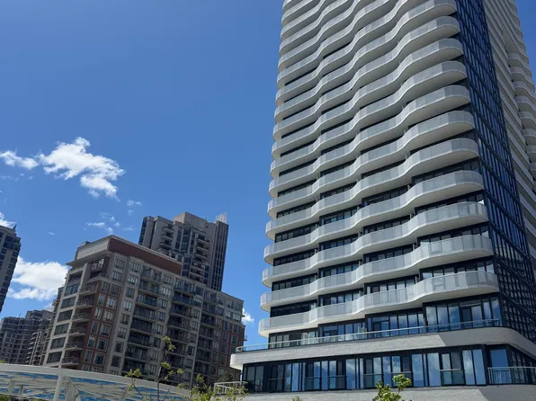 15 Holmes Ave #401, Toronto, ON M2N 4L8