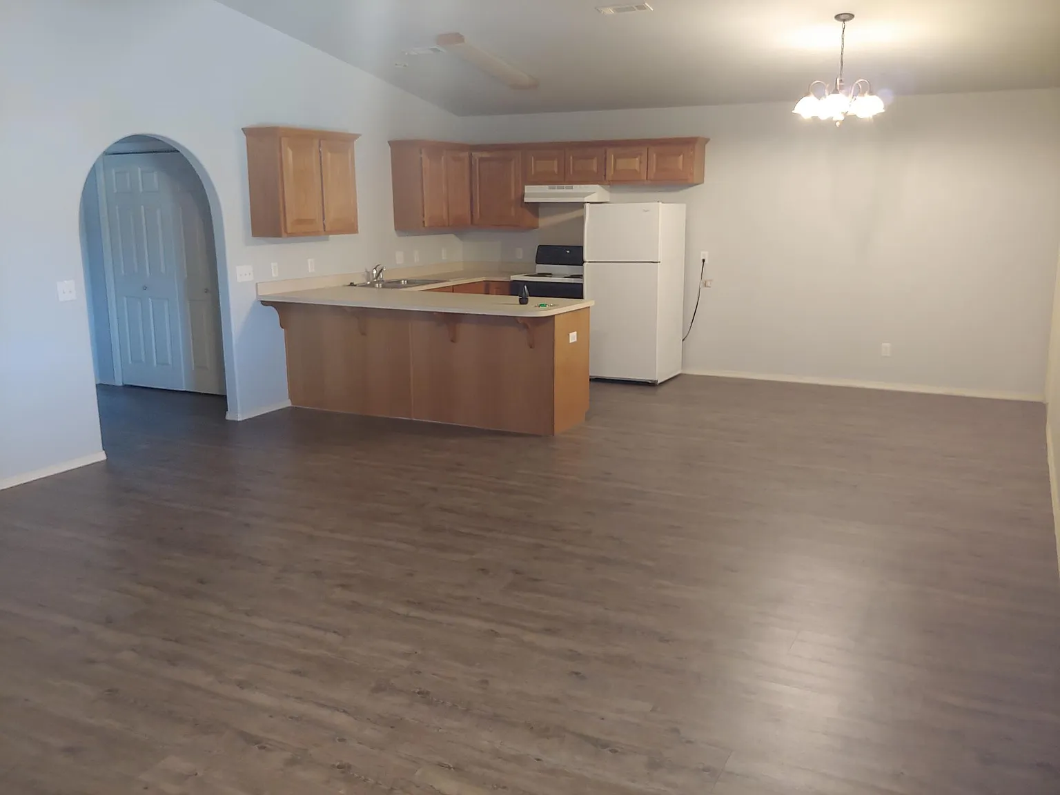 2566 N Center St — Photo 2