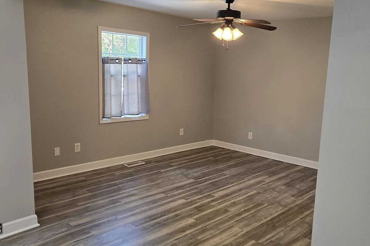 1 bed, 970 sqft, $1,058 — Photo 3