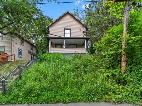 677 Sharon St, Akron, OH 44314