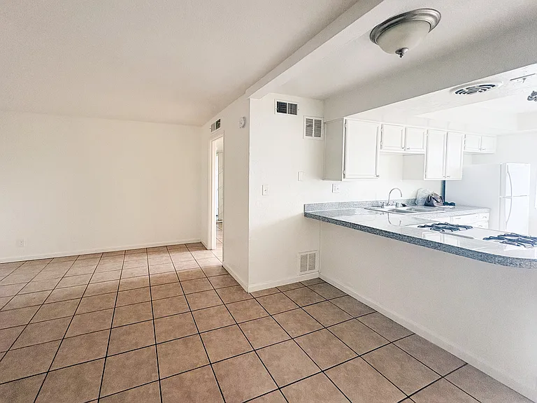 2417 E Campbell Ave #11A — Photo 7