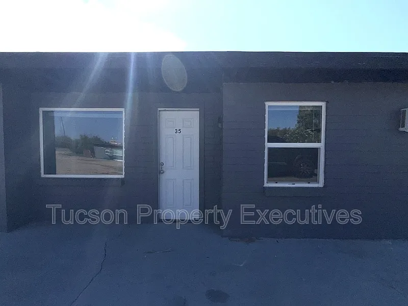 Studio, 1.0 bath, 350 sqft, $650 — Photo 1