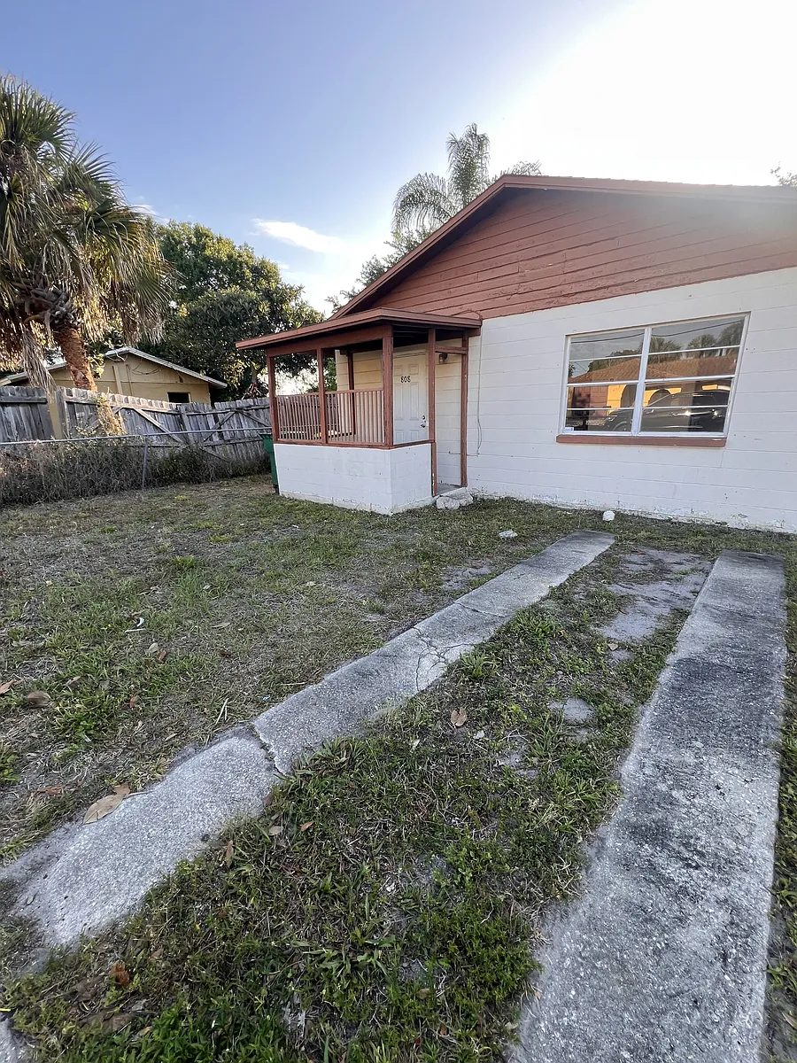Building Photo - 808 Johnson St