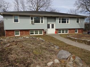 118 Wedgewood Dr, Waterbury, CT 06705