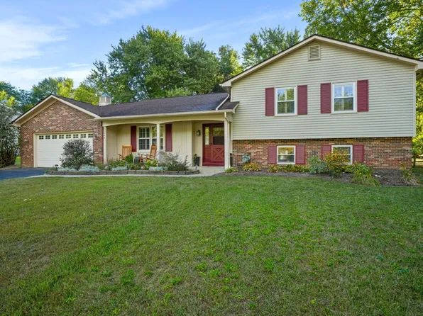 11746 Kennington Sq W, Pickerington, OH 43147
