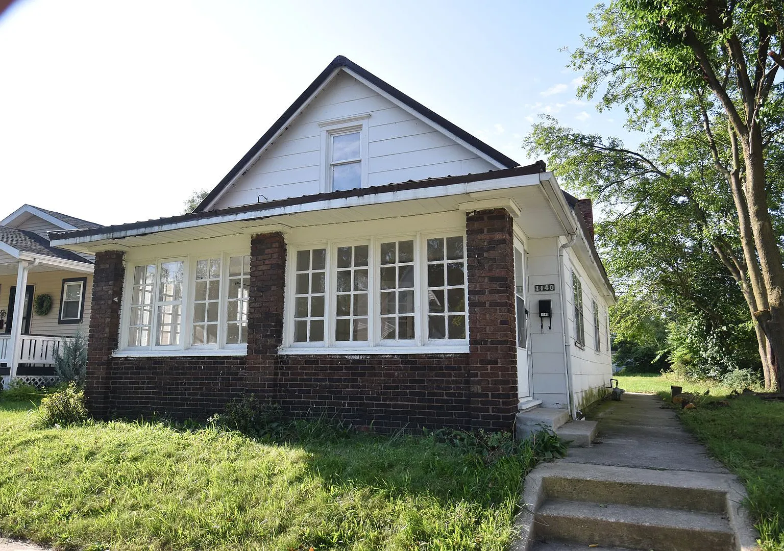 Near Notre Dame 3 bedroom Bungalow — Photo 1