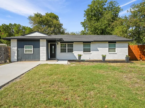 2103 Brookshire St, Arlington, TX 76010