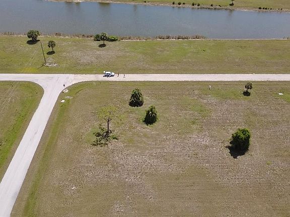 4th image of 39 Willow Rd Lot 4