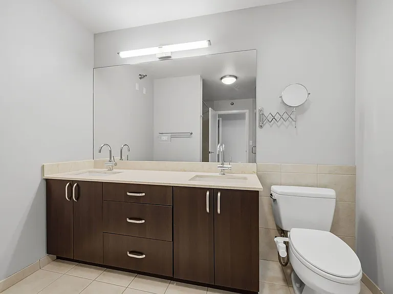 235 W Van Buren St #4501 — Photo 8