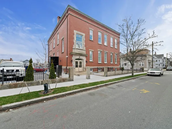 121 North St, New Bedford, MA