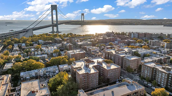 Sold by Remax Edge | media 23