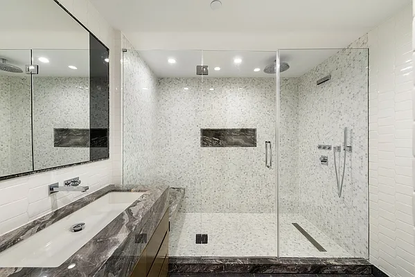 Sold by Nest Seekers International | media 32