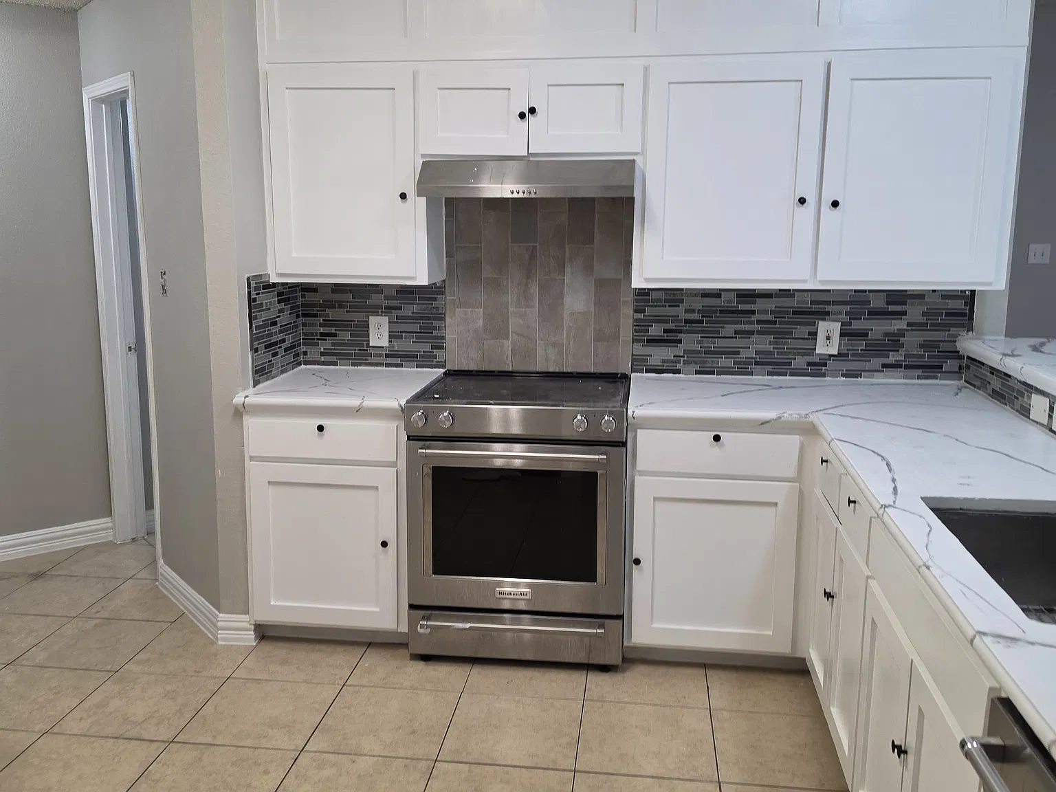4 bed, 2100 sqft, $2,500 — Photo 3