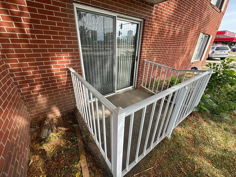 1050 Grand Ave — Photo 11