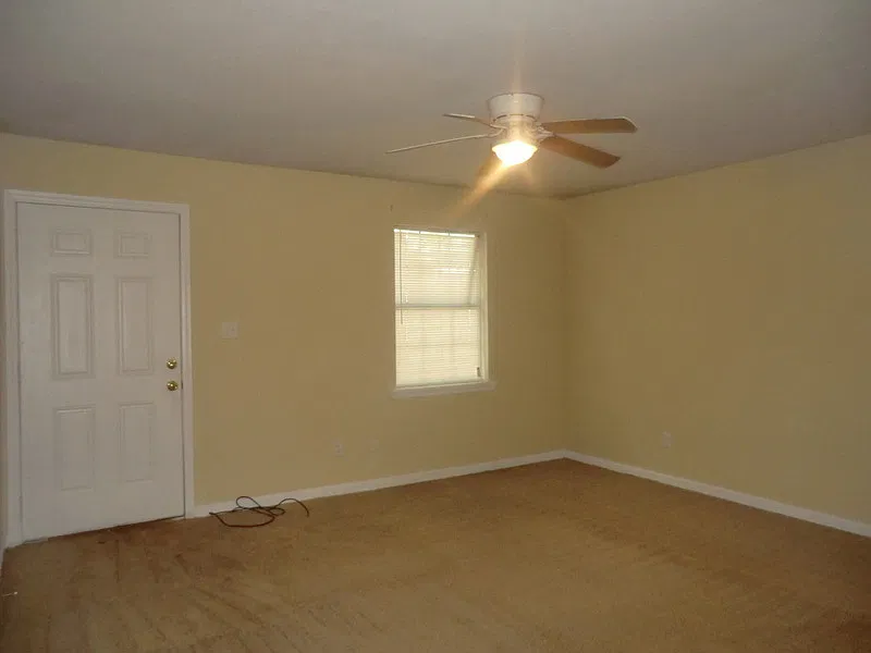 2 Bedroom Duplex - All Electric - Section 8 OK — Photo 4