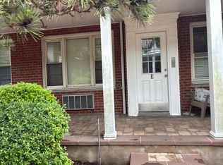 225 W Broadway APT E1, Long Beach, NY 11561