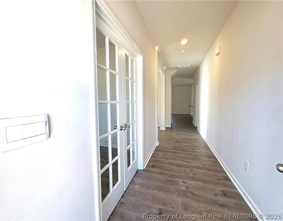 4 bed, 2.5 bath, 2870 sqft, $2,100 — Photo 2
