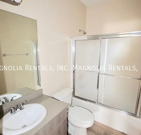 2807 E Franklin Ave #4 — Photo 11