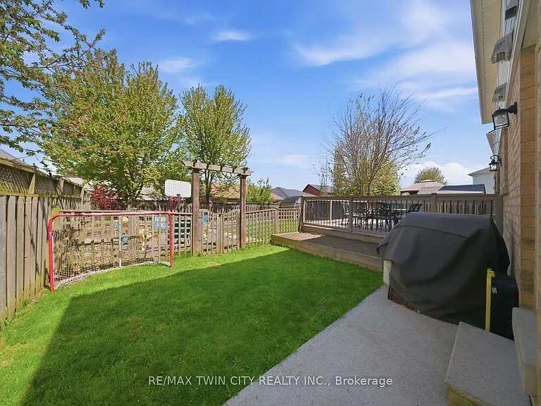 20 Webb Ave #UPPER — Photo 29