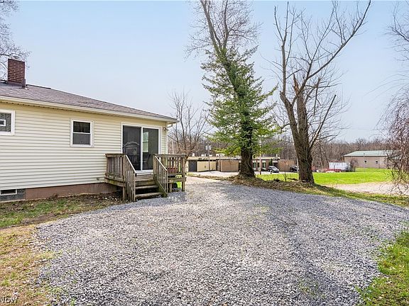 3rd image of 170 S Thomas Rd