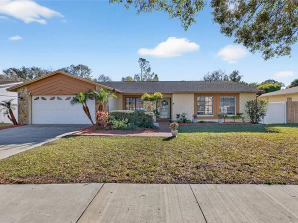 4712 Fox Hunt Dr, Tampa, FL 33624