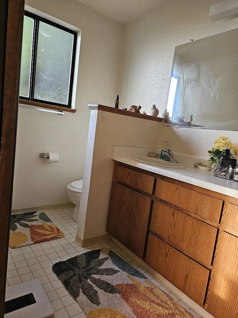 Sunny 1BR with Great Walkability — Photo 4