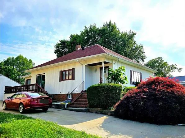 723 W Broadway St, Higginsville, MO 64037