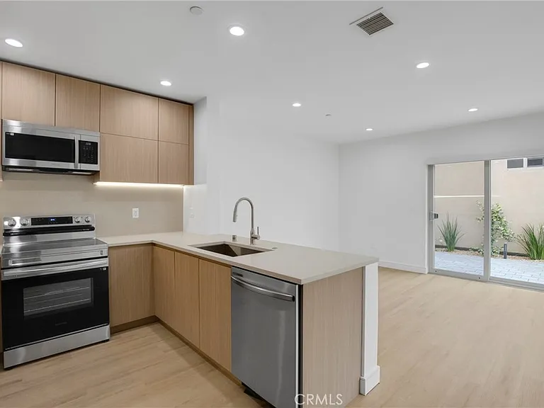 5220 Strohm Ave — Photo 5