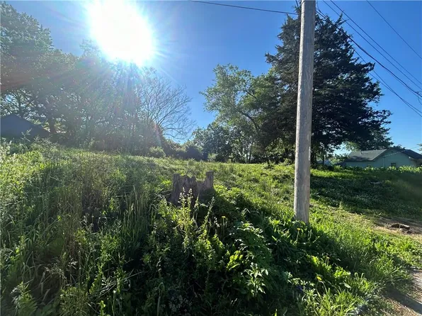 3109 S 35th St, Kansas City, KS 66106