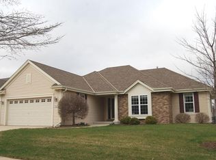 N172W19884 Crestview Dr, Jackson, WI 53037